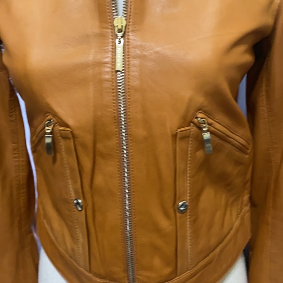 Leather jacket - Picture 2 of 6